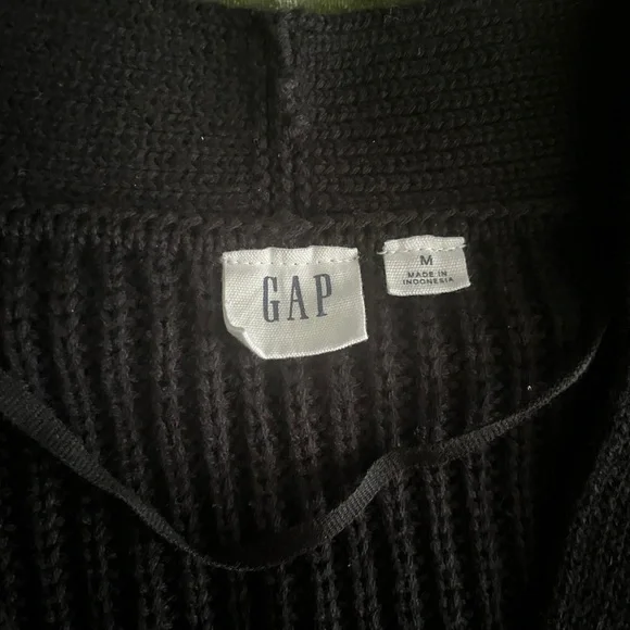 GAP women’s oversized Black Cardigan Sweater size medium - Picture 2 of 3